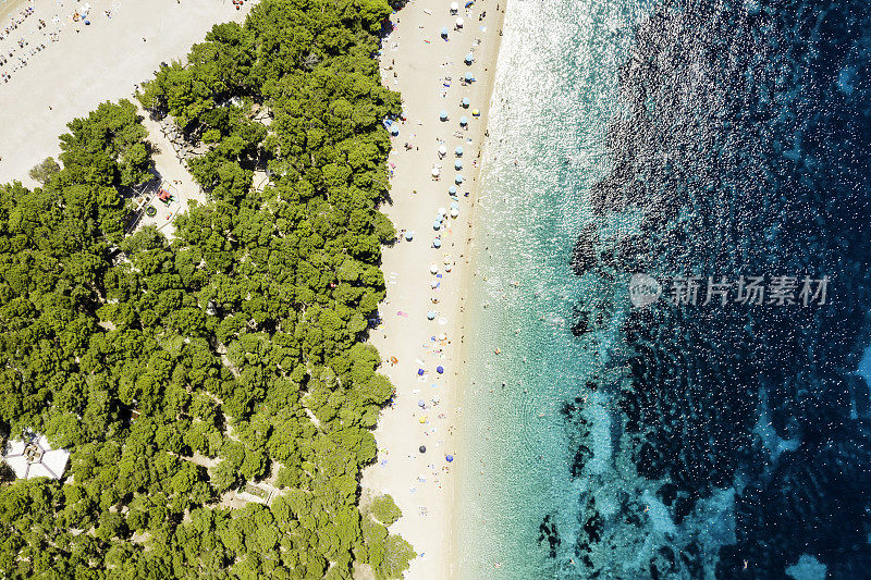 Zlatni Rat Beach鸟瞰图，波尔，克罗地亚